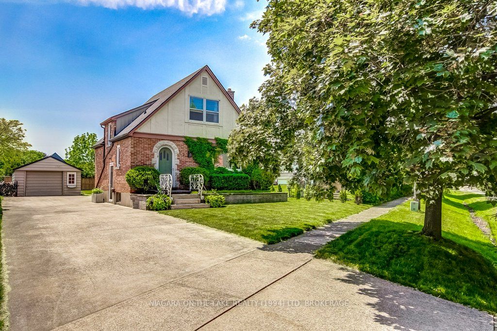 2 Vivian Avenue