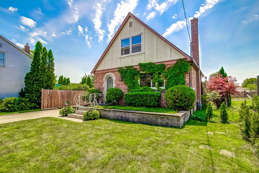 2 Vivian Avenue