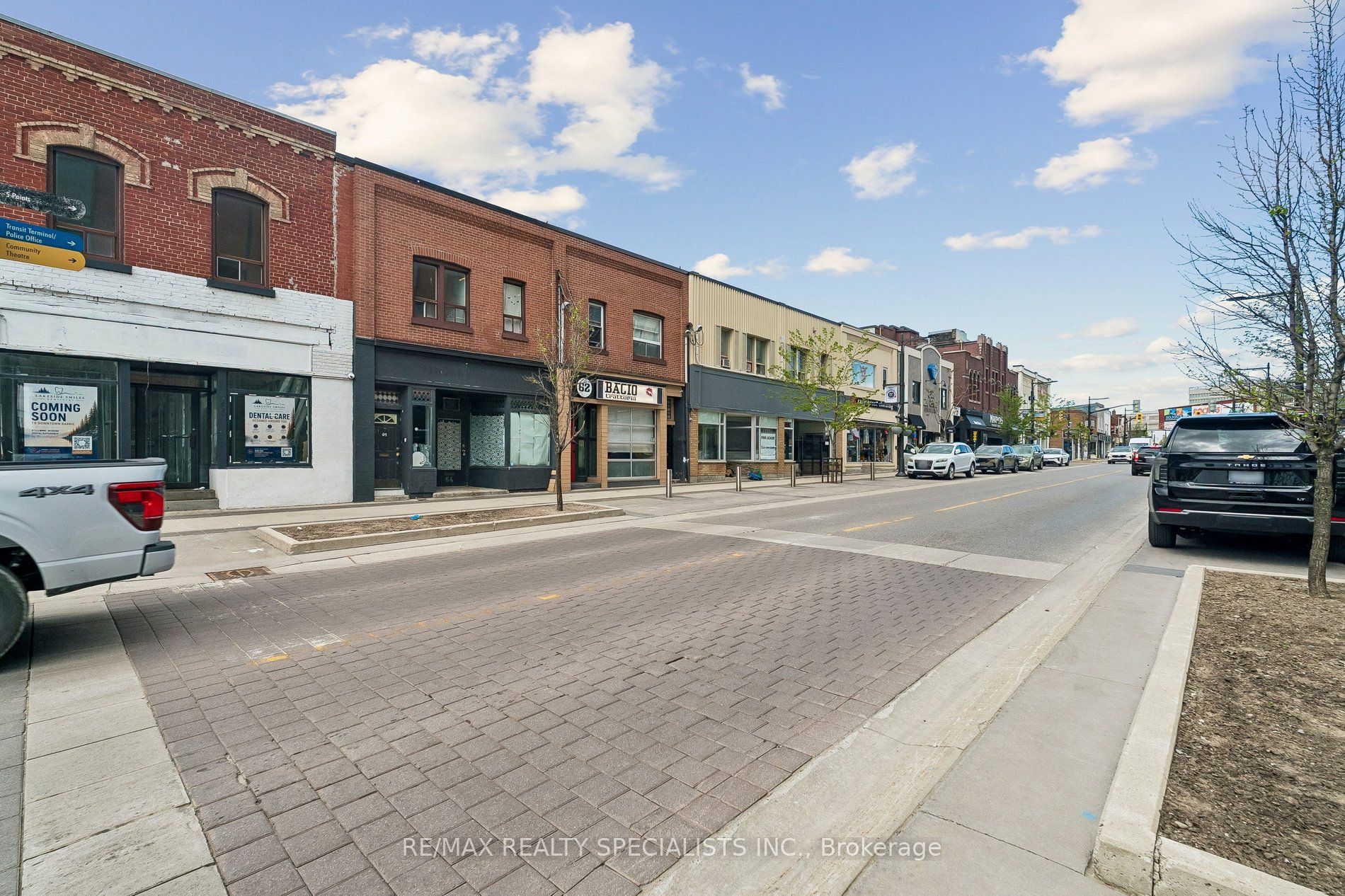 54 Dunlop Street W