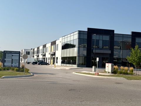 45 Eric T Smith Way 10 Aurora ON L4G 7C6