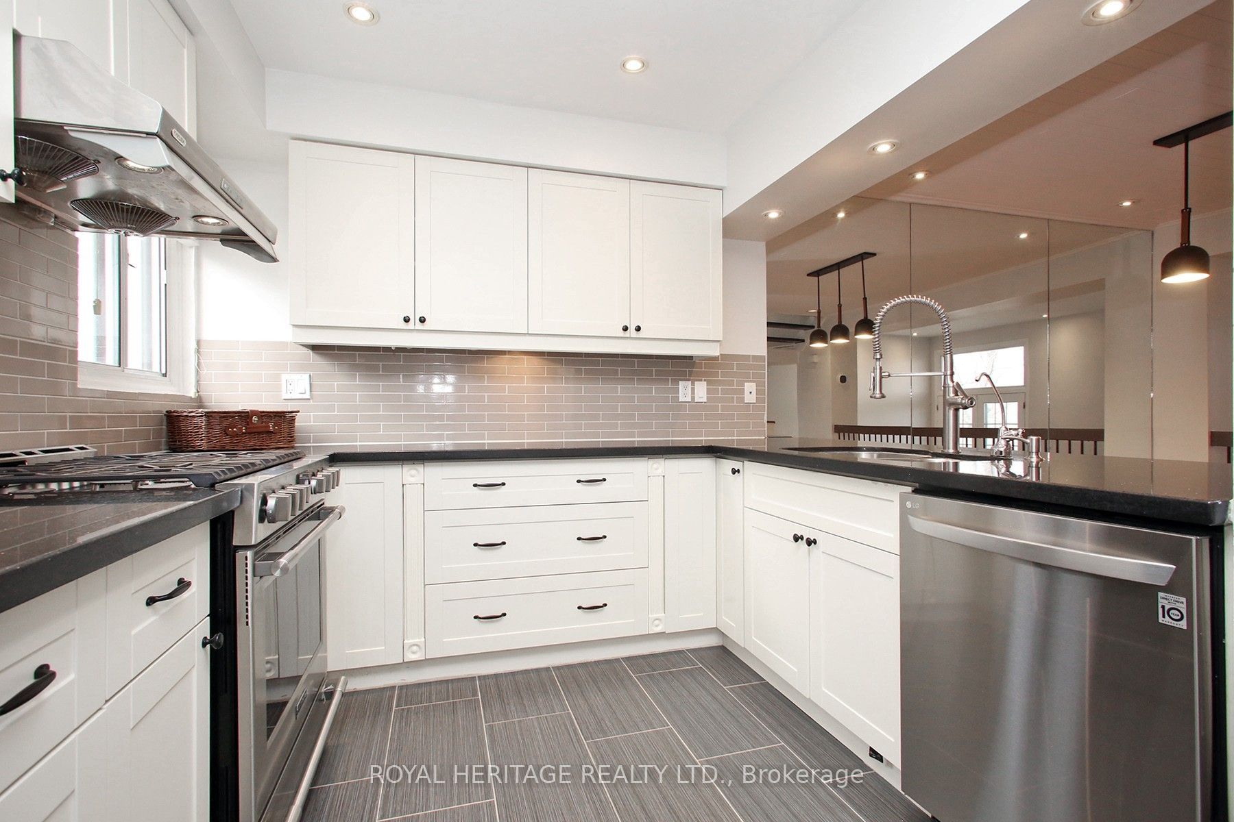 24 Reid Drive 6