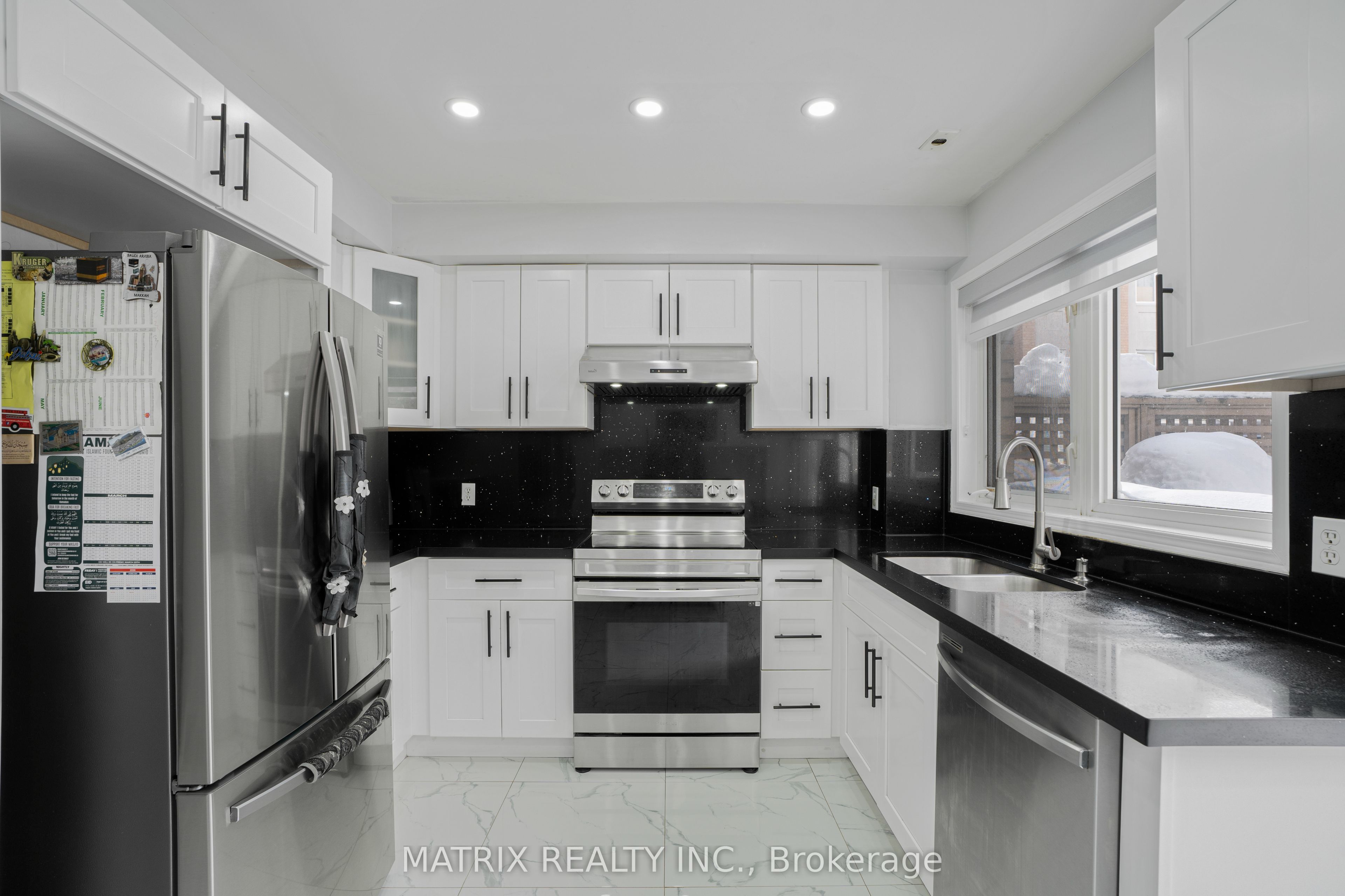 28 Rosebank Drive 806