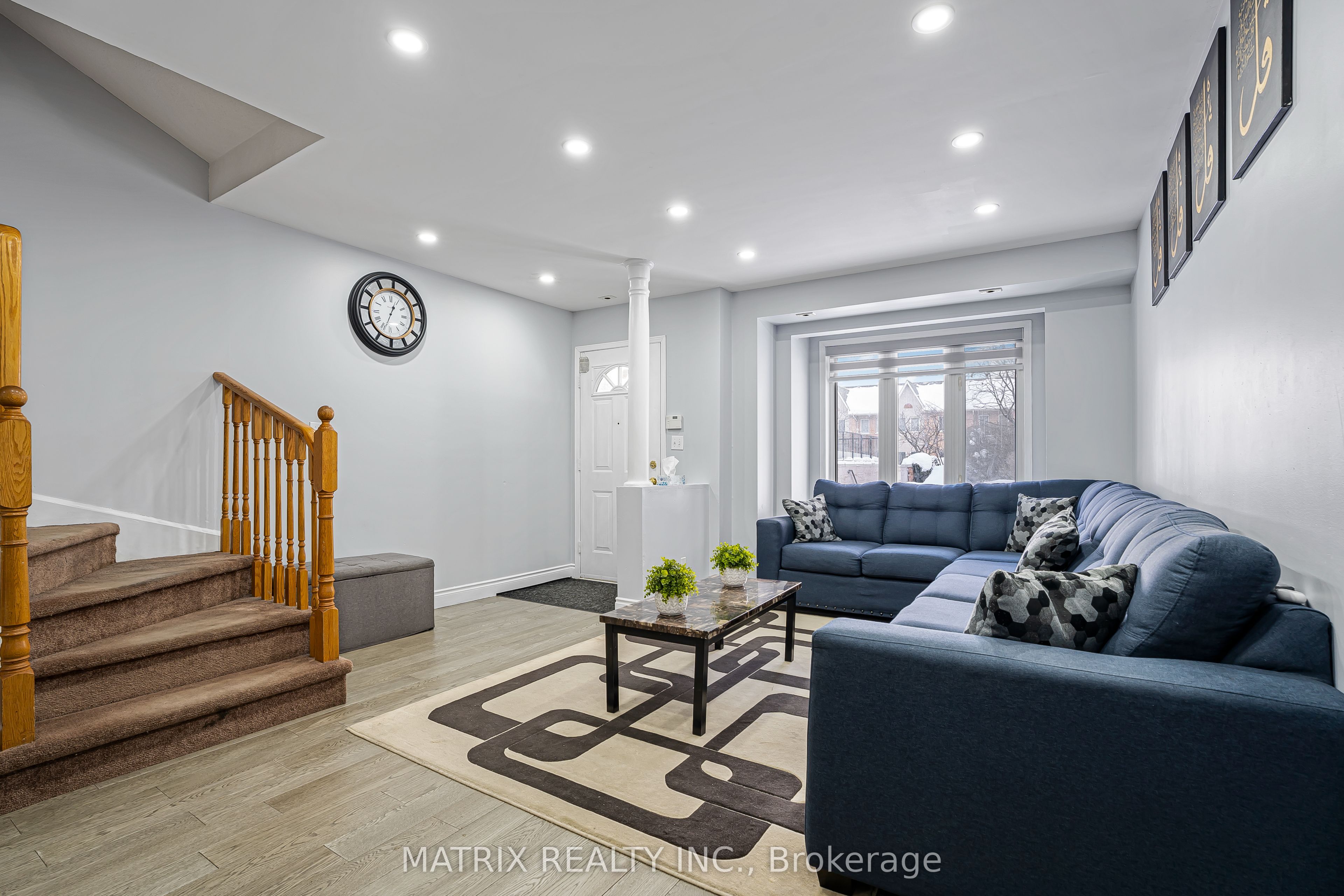 28 Rosebank Drive 806