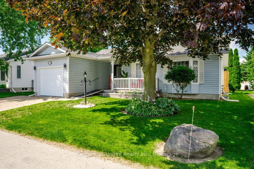 11 Algonquin Trail