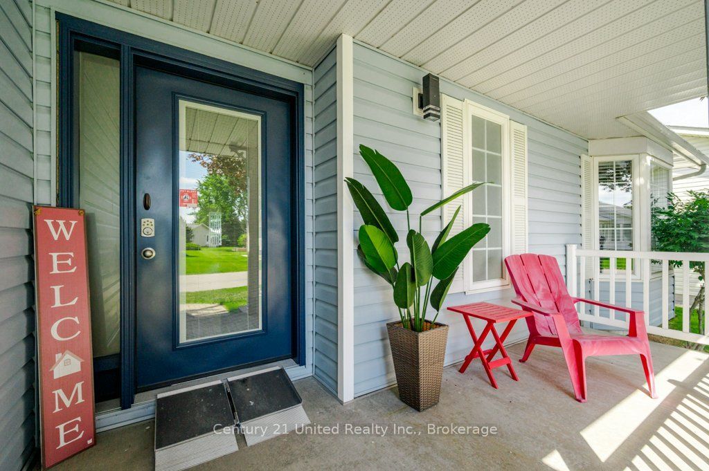 11 Algonquin Trail