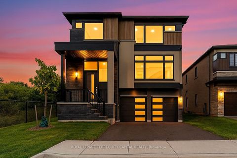 23 Kingwood Lane Aurora ON L4G 3Z7