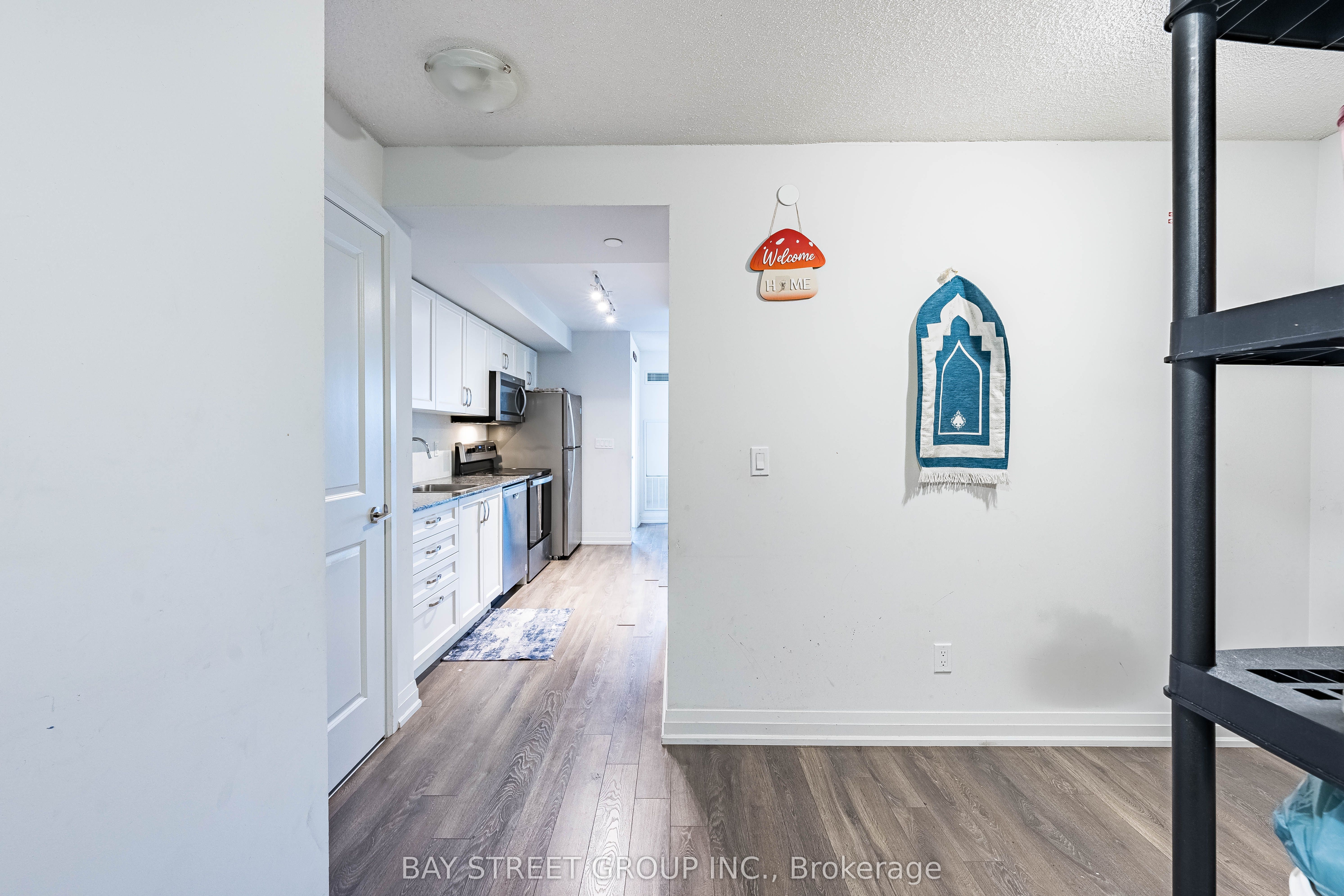 20 Meadowglen Place