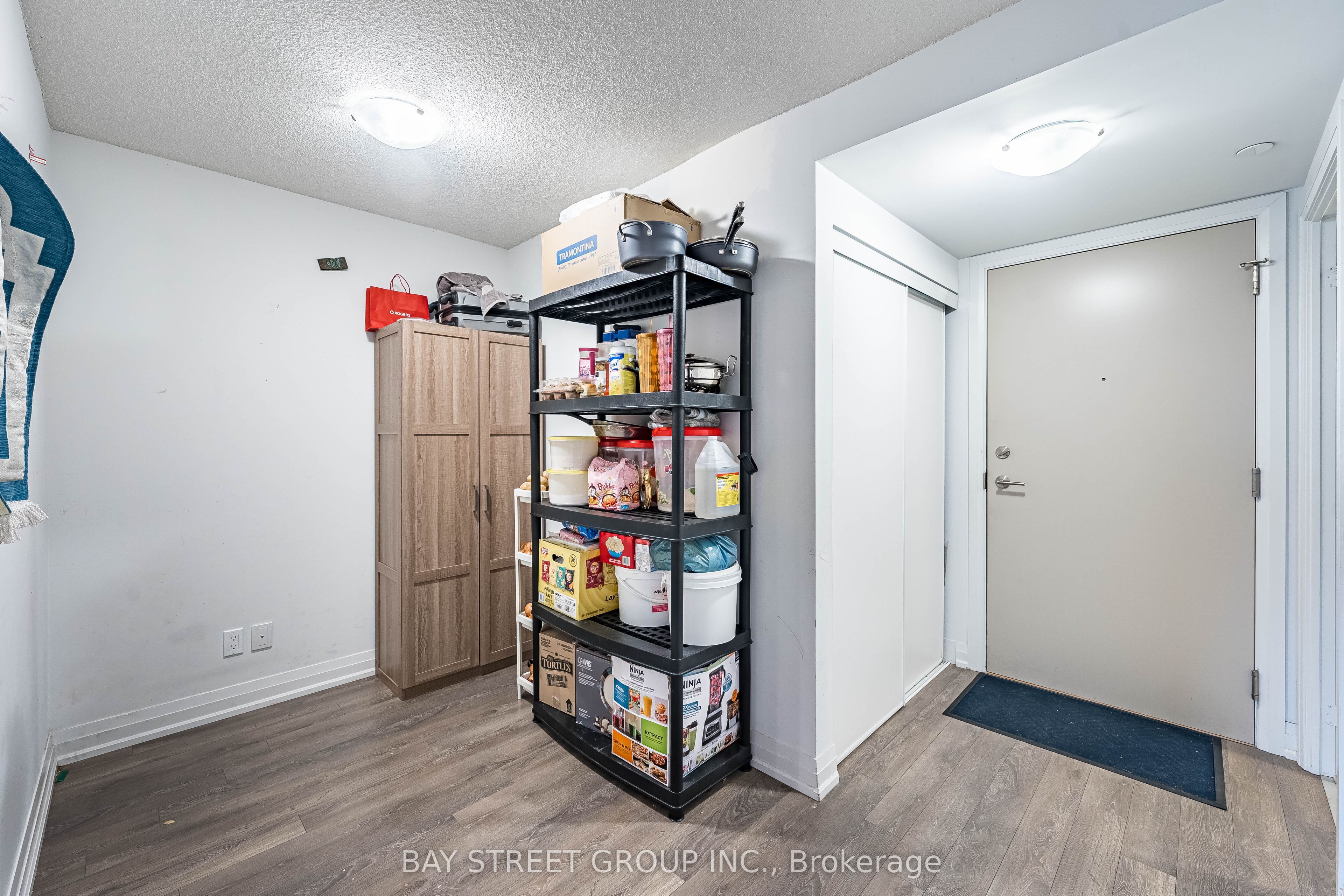 20 Meadowglen Place