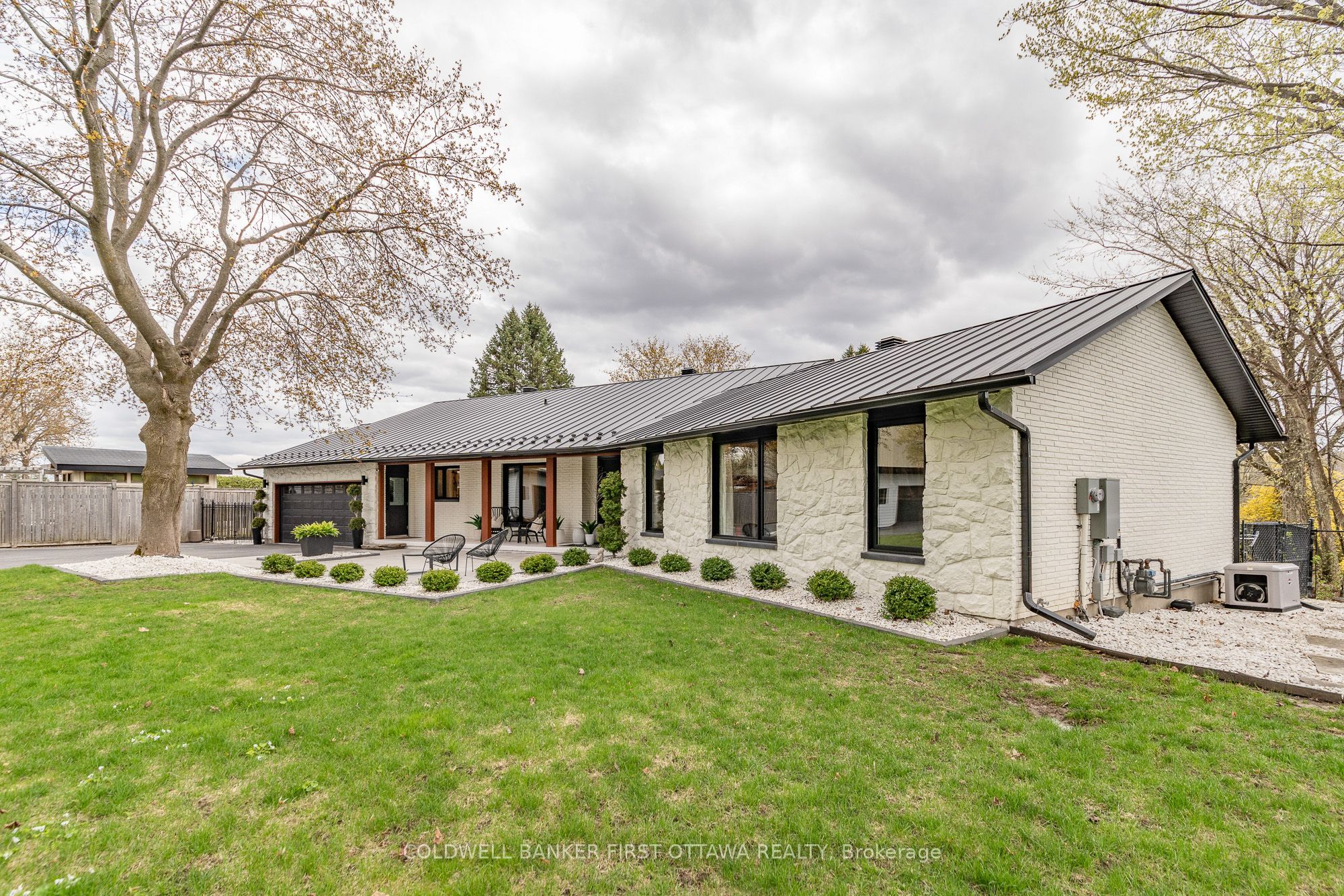 1060 River Road E