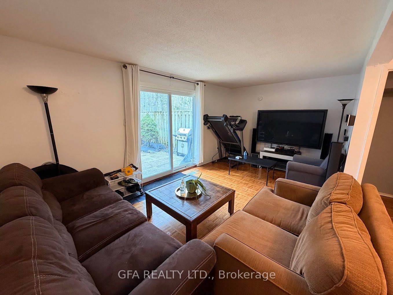 383 EDINBURGH Road S 38