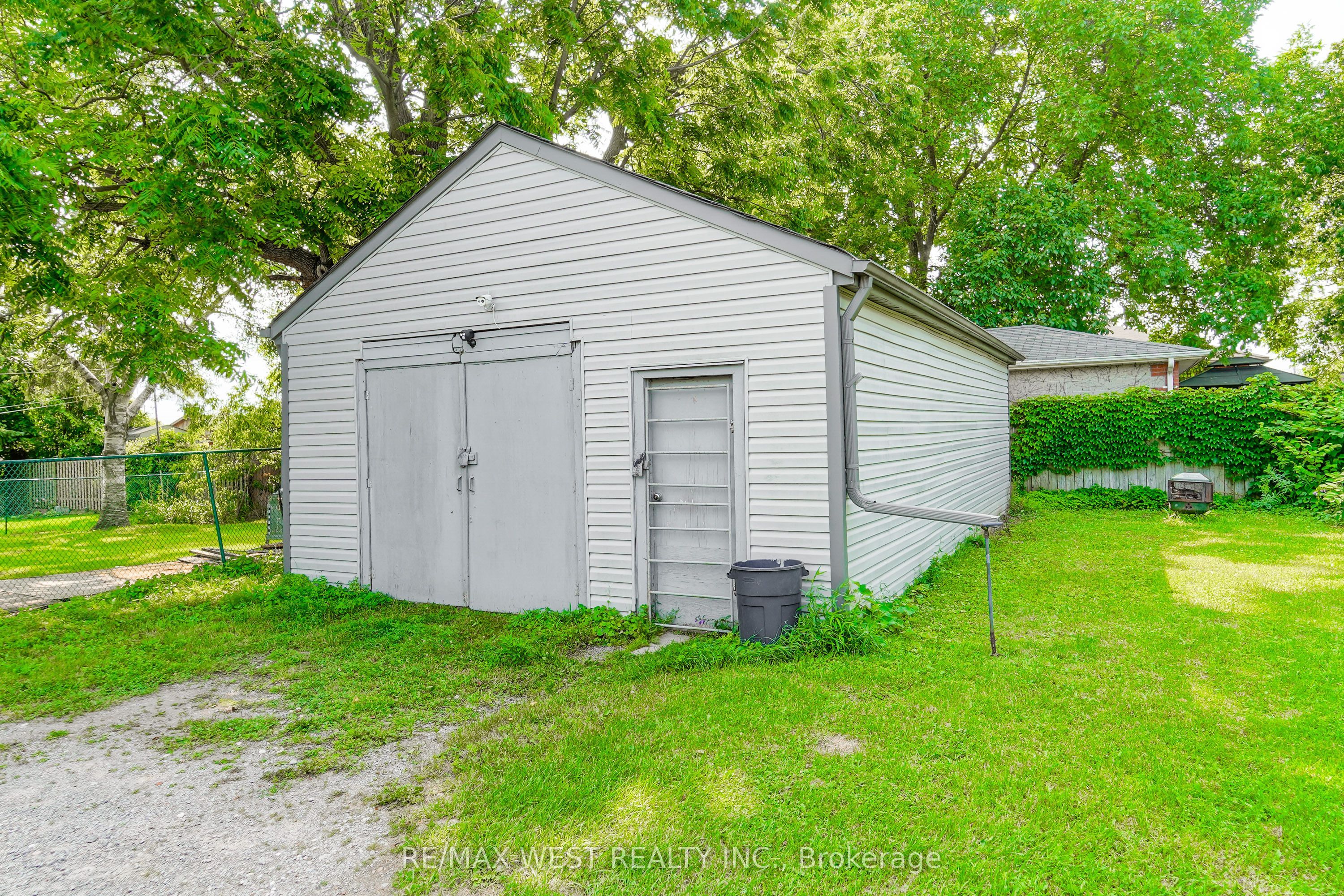 489 Dean Avenue