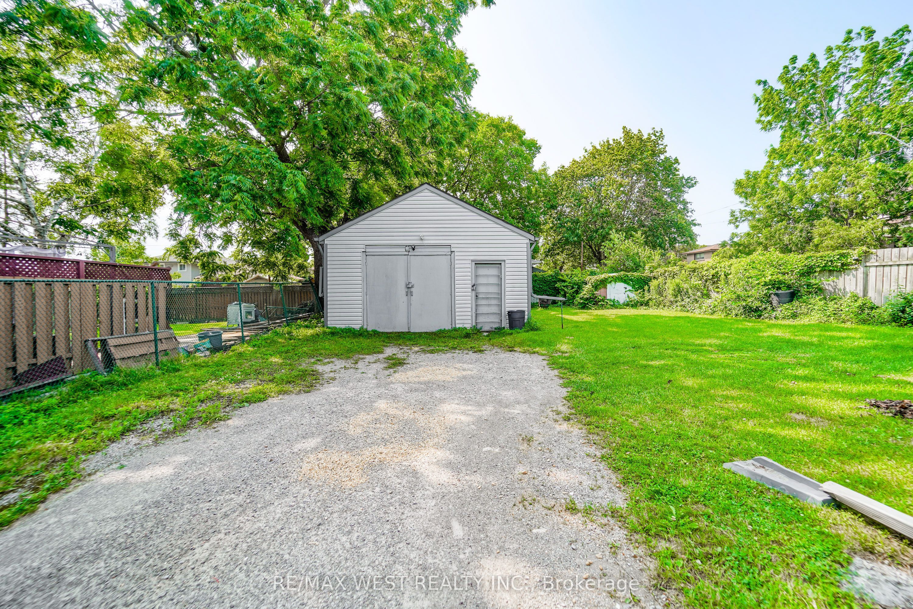 489 Dean Avenue