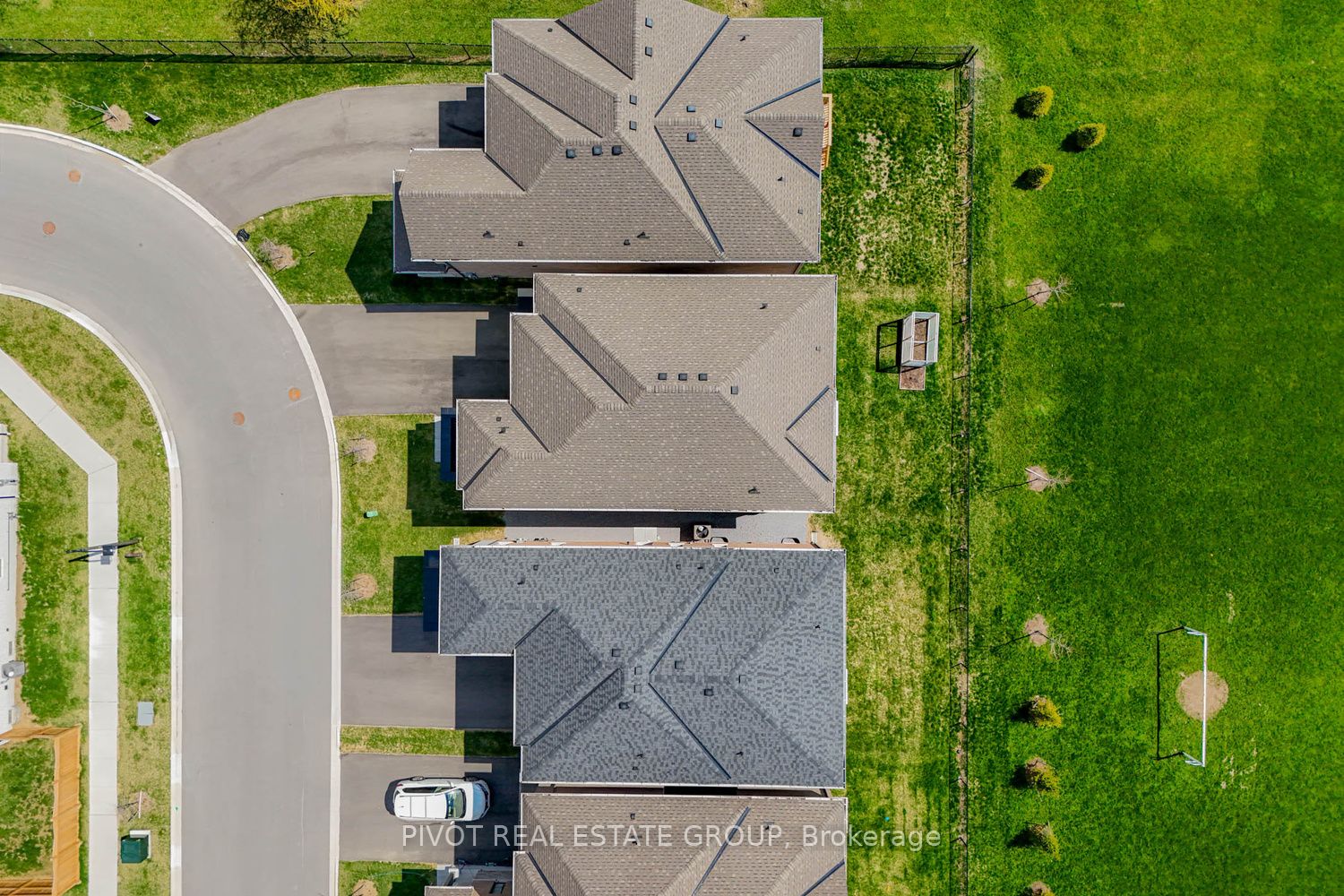34 Waterfront Crescent