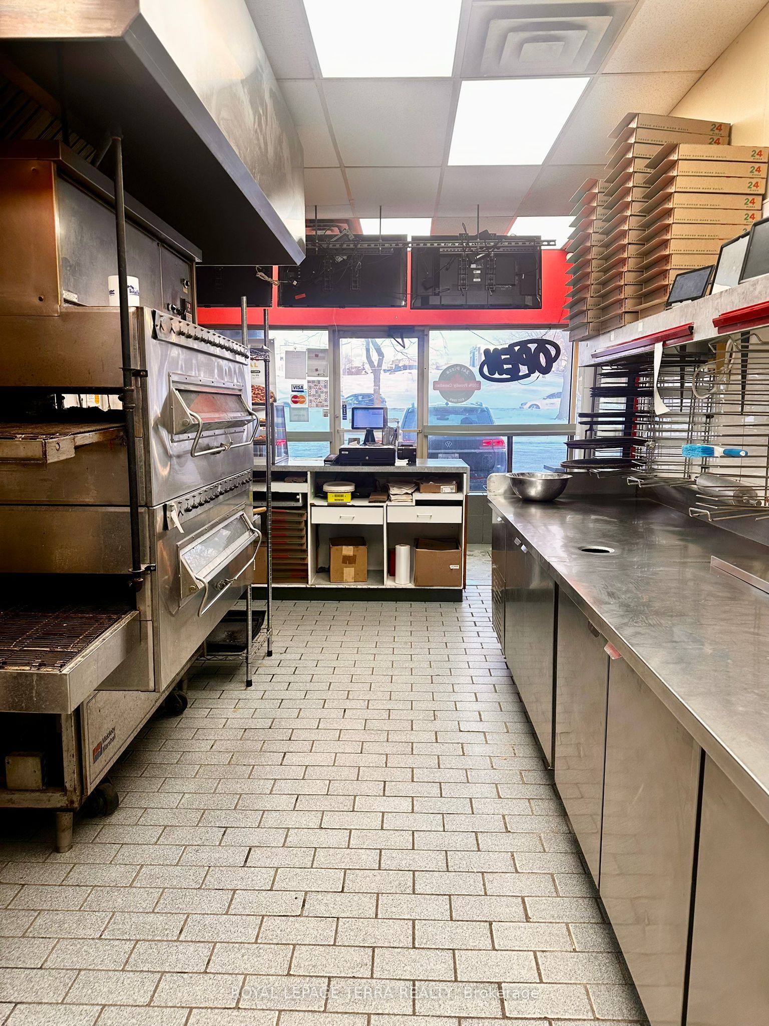 465 Bayly Street W (241 Pizza)
