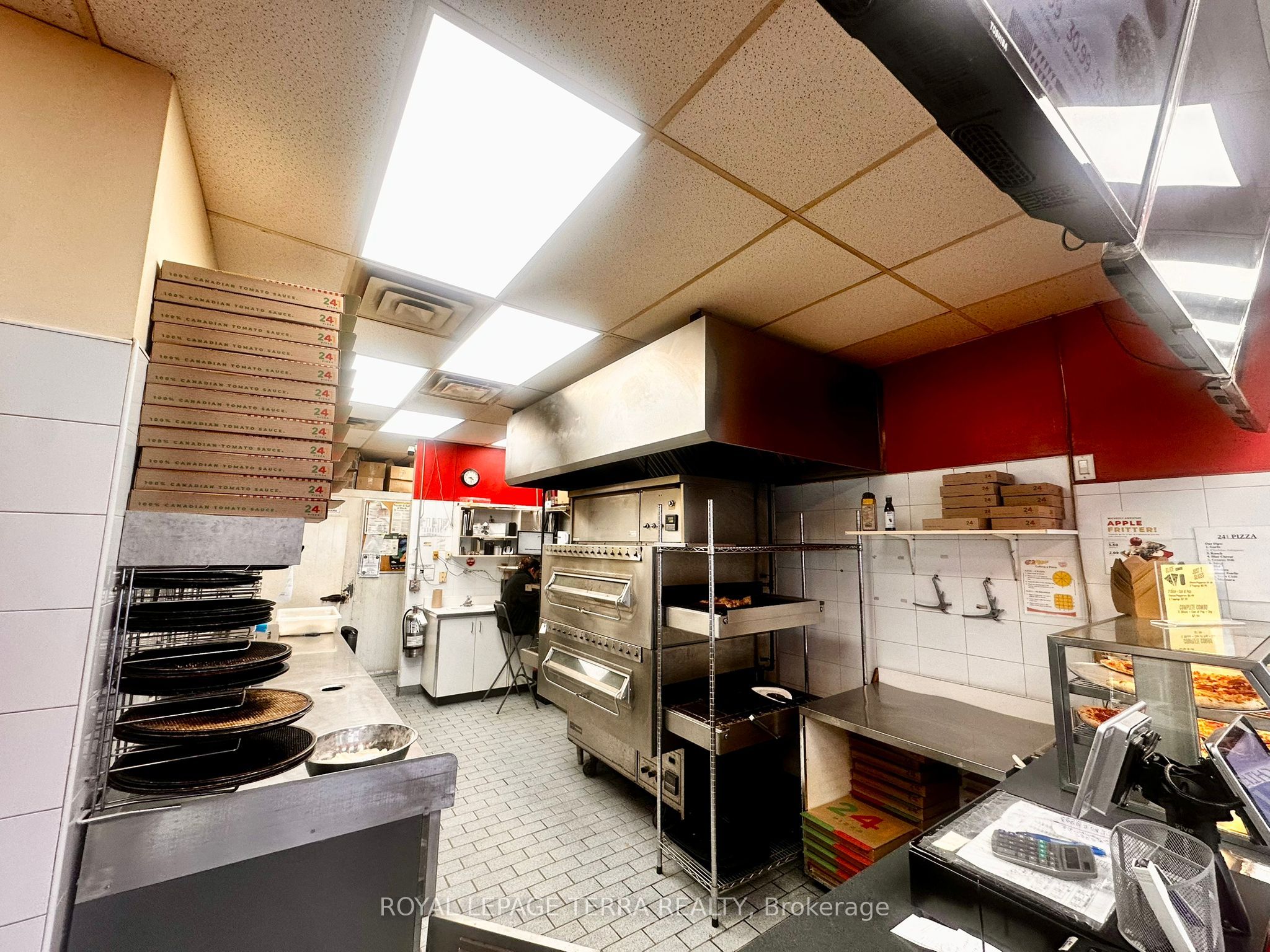 465 Bayly Street W (241 Pizza)
