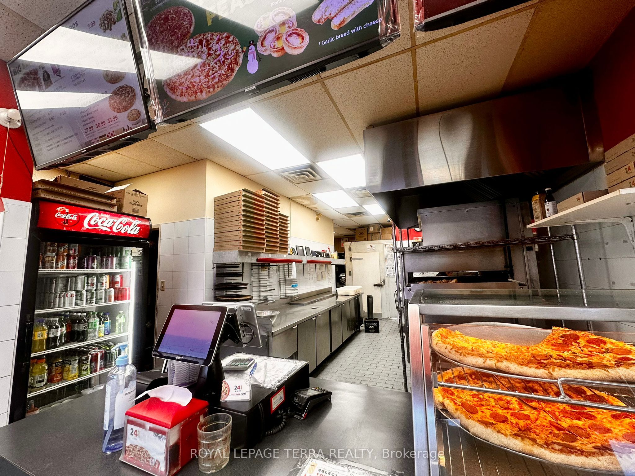 465 Bayly Street W (241 Pizza)