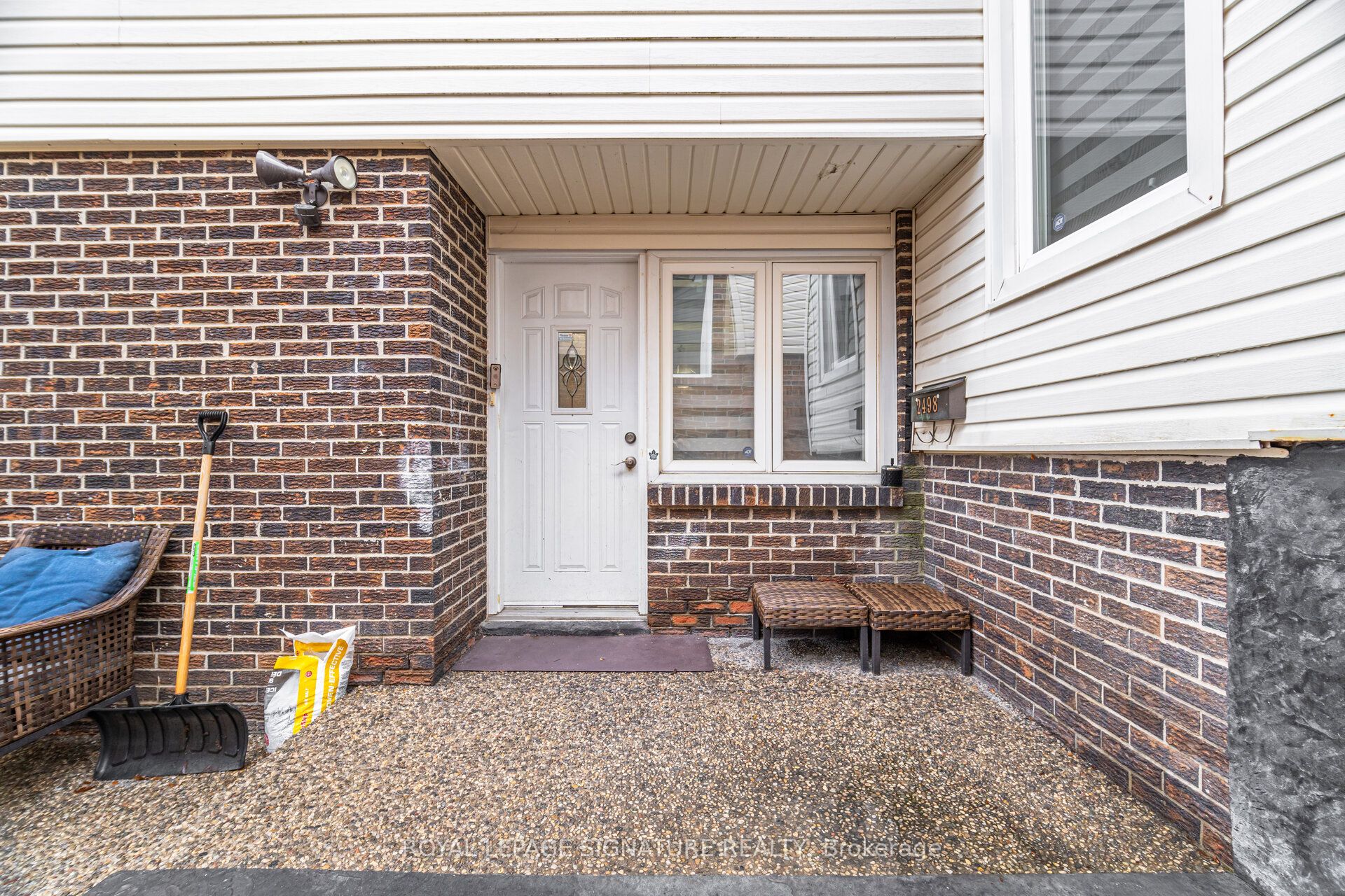 2498 Mainroyal Street S