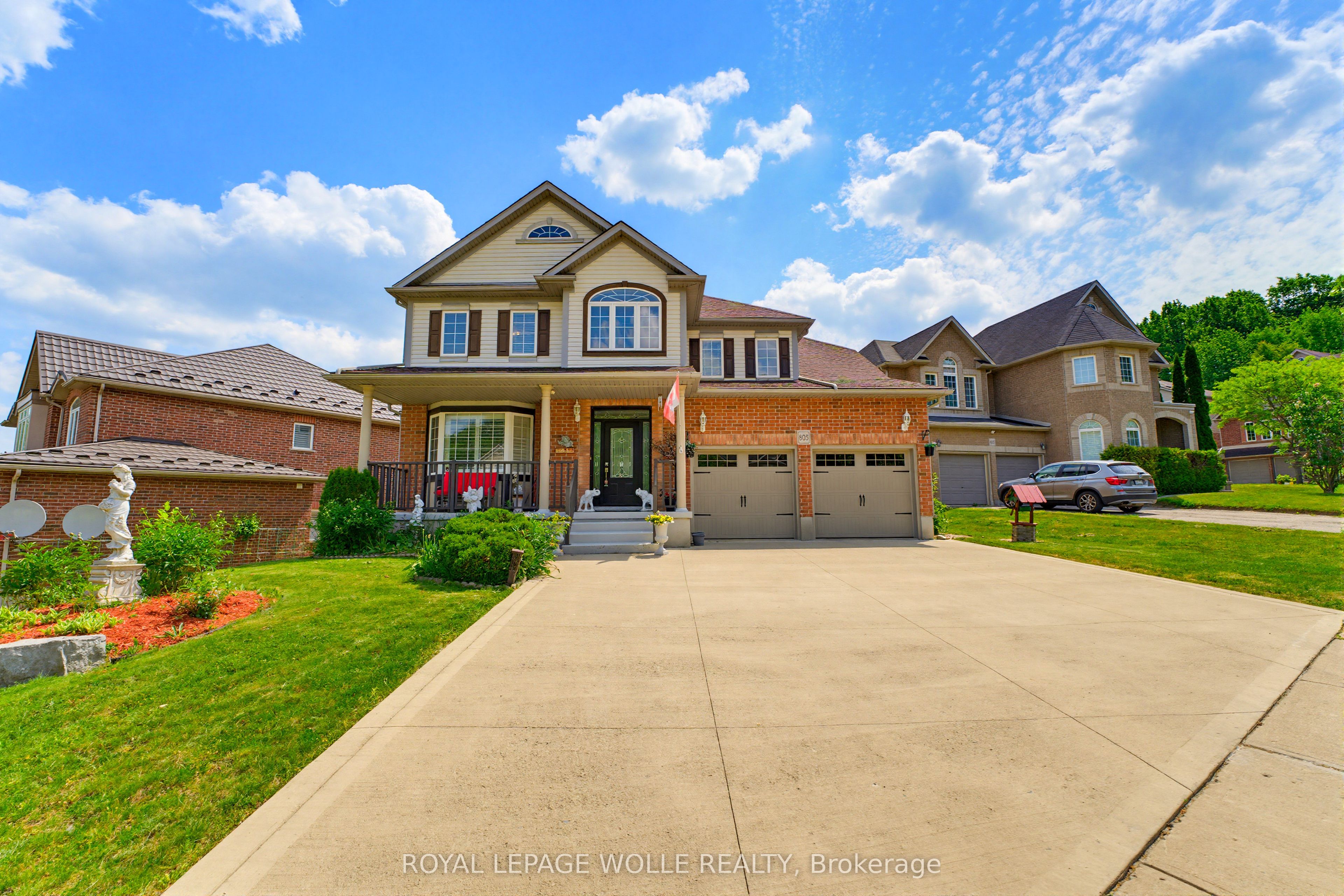 805 Munich Circle