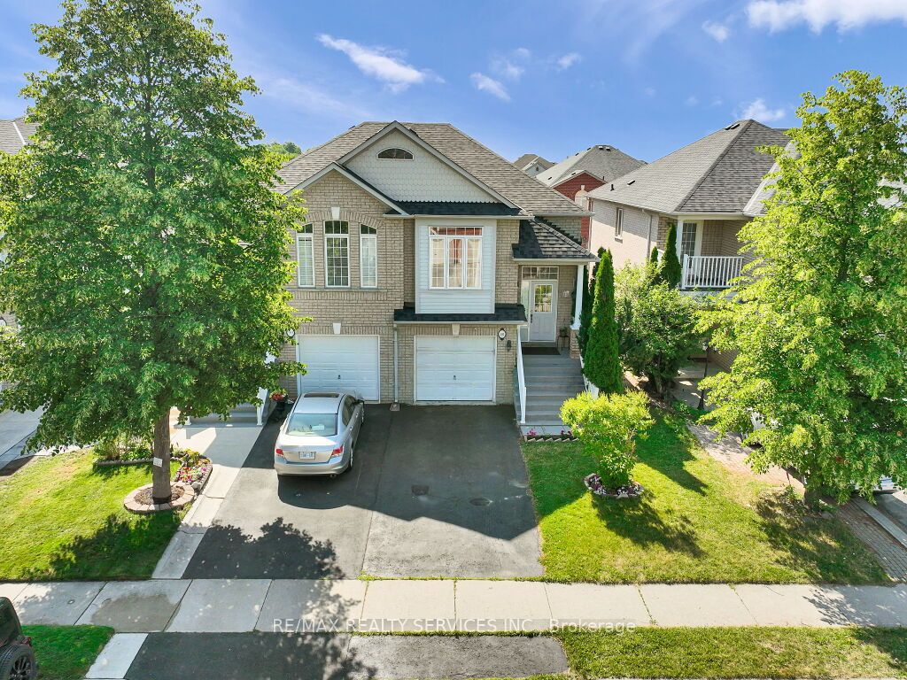 101 River Rock Crescent