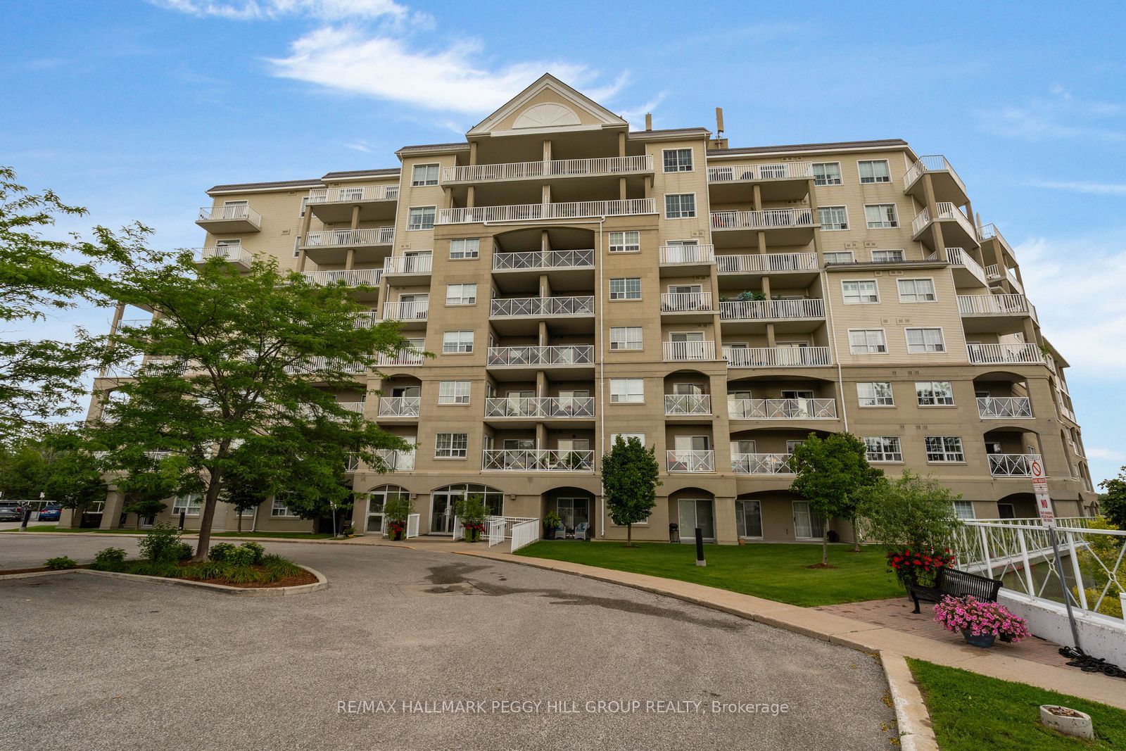 354 Atherley Road 211