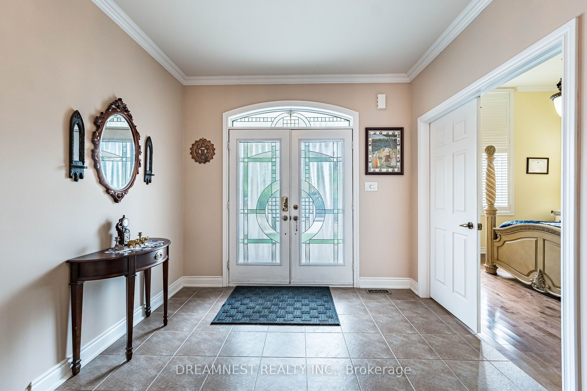 1515 Stewart Crescent