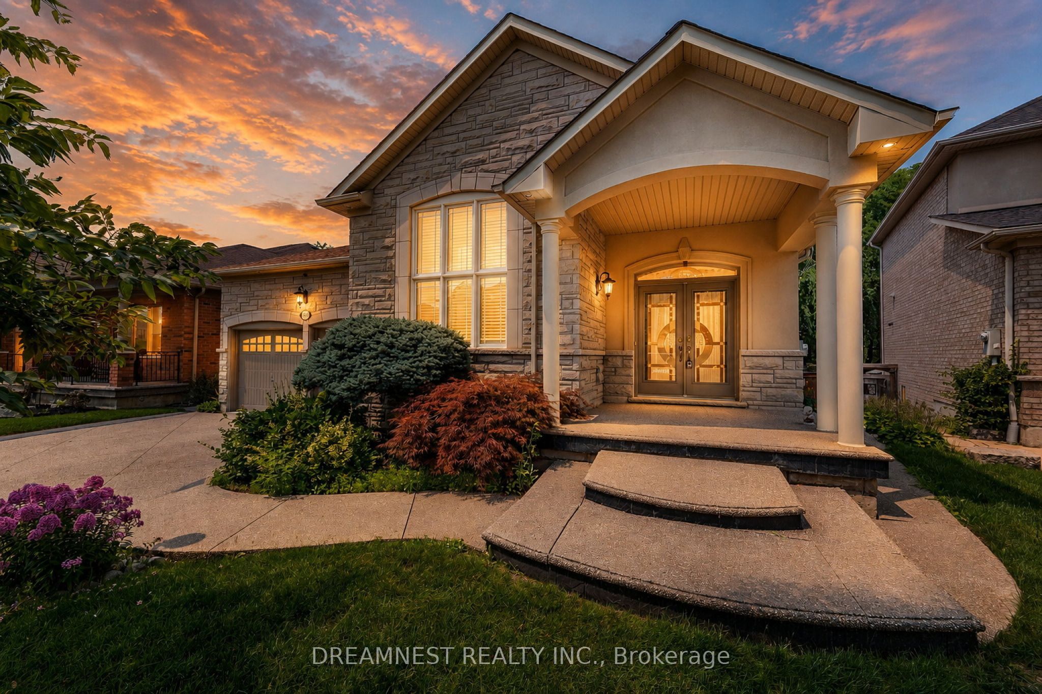 1515 Stewart Crescent