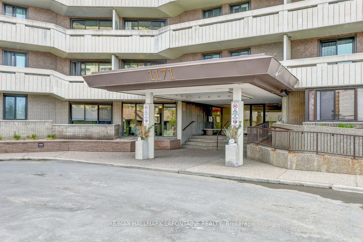 1171 Ambleside Drive 2205