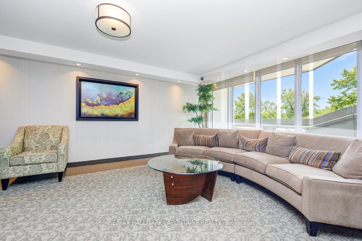1171 Ambleside Drive 2205
