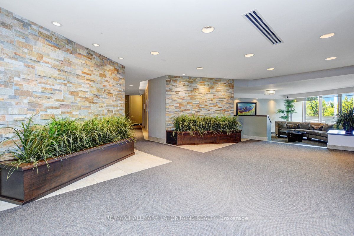1171 Ambleside Drive 2205
