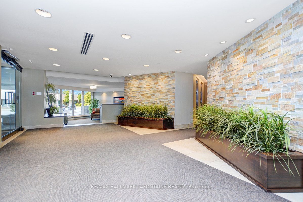 1171 Ambleside Drive 2205