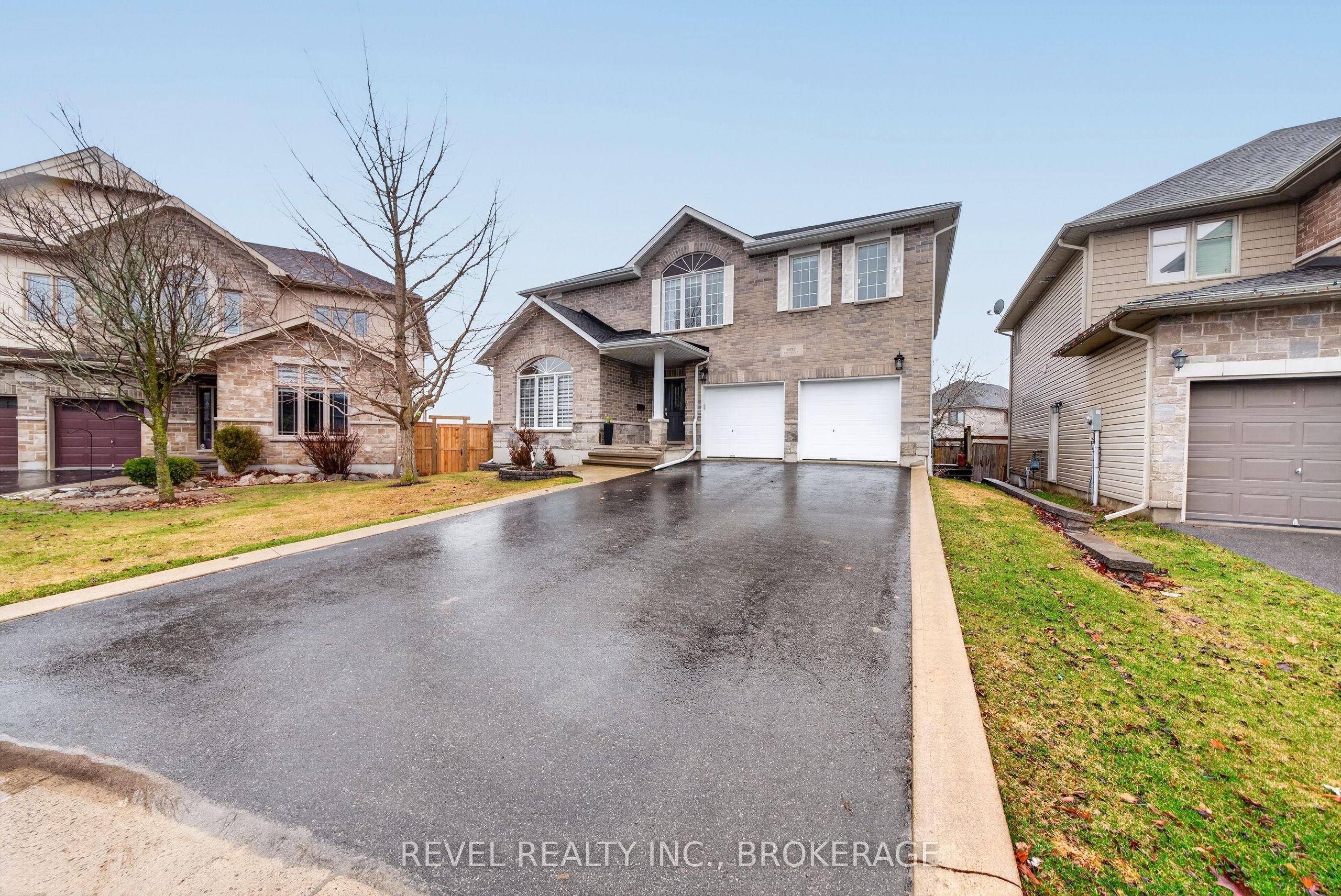 1557 Providence Crescent