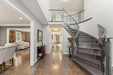 286 Kirby Crescent Newmarket ON L3X 1H4