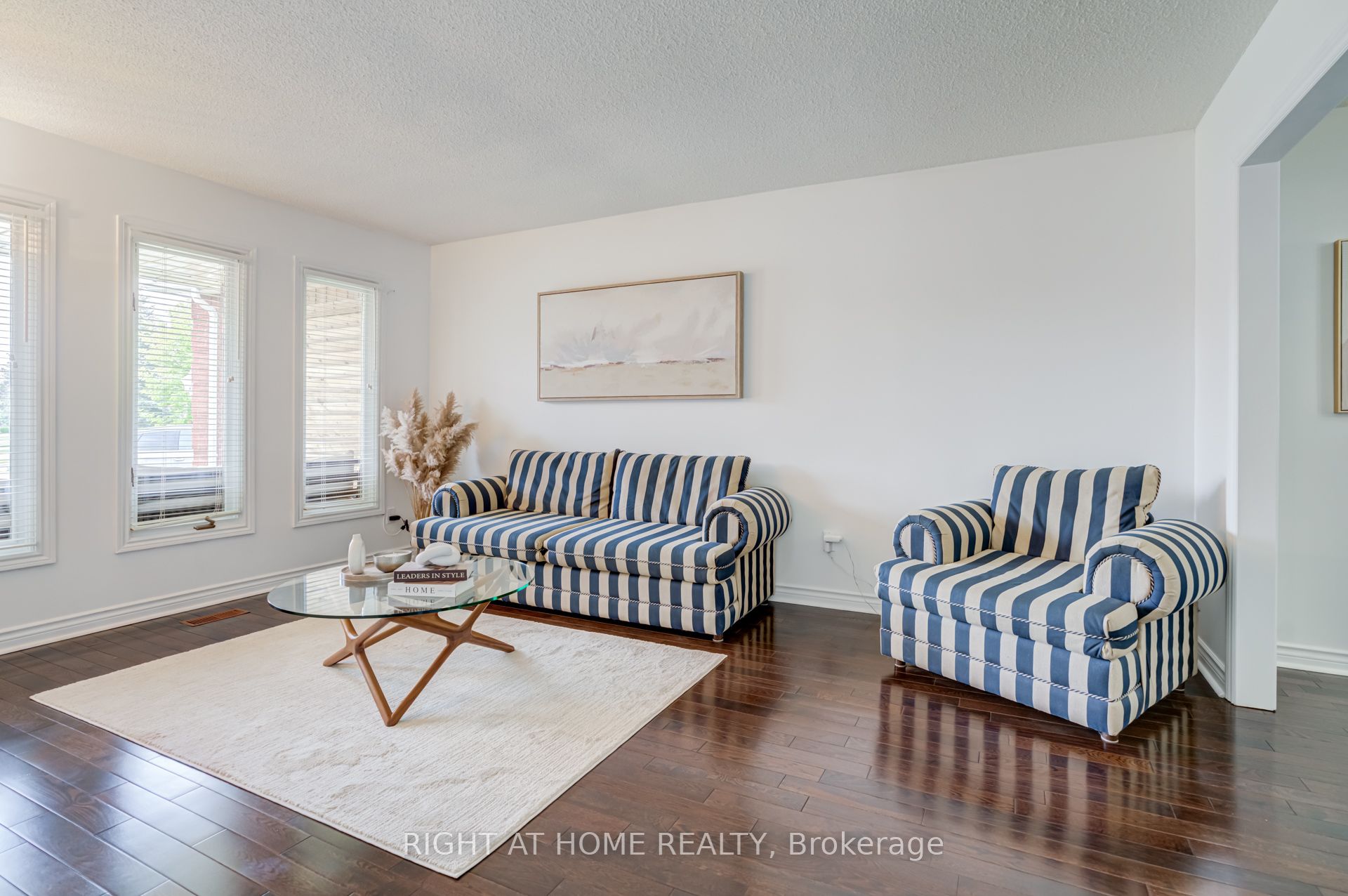 123 Lamp Crescent
