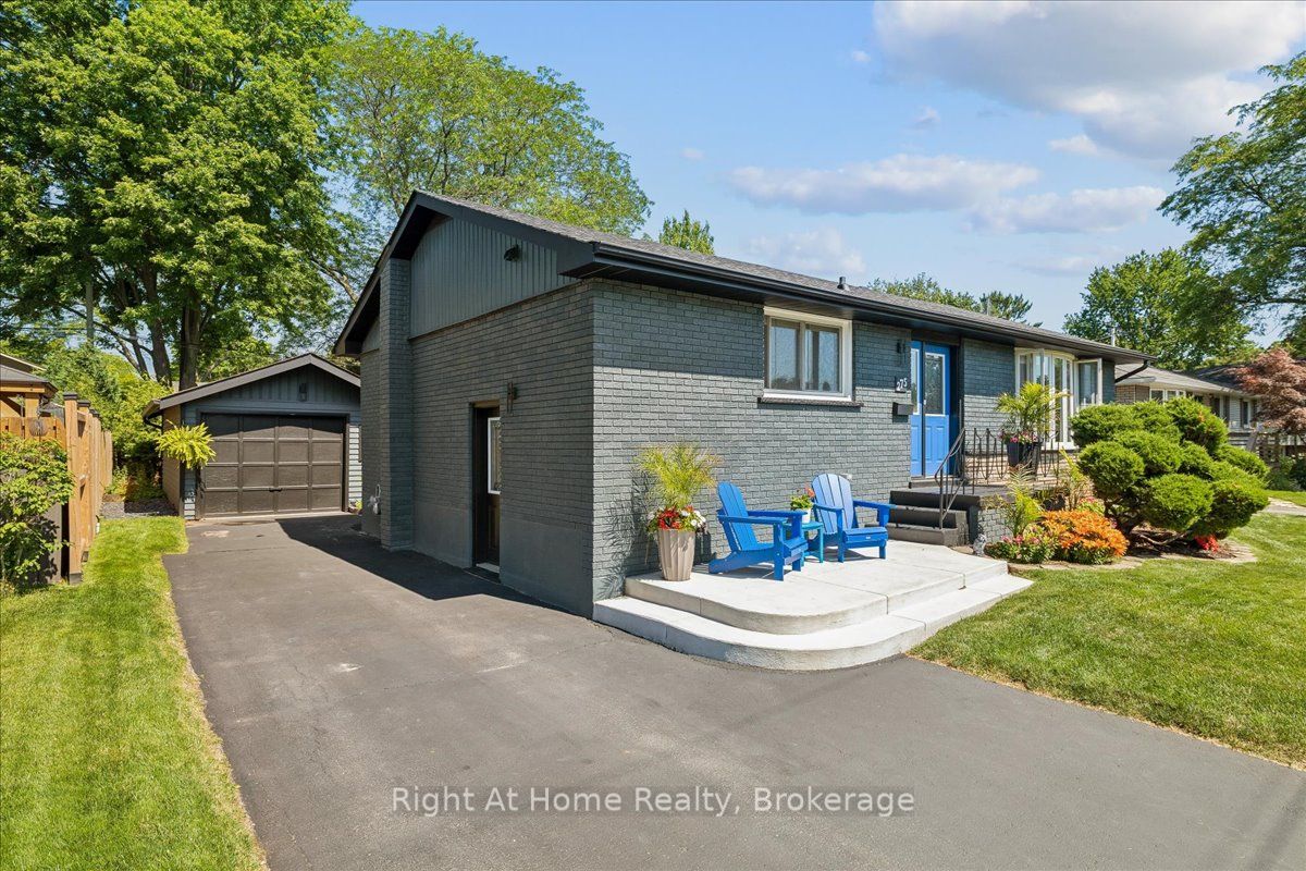 275 Kent Crescent
