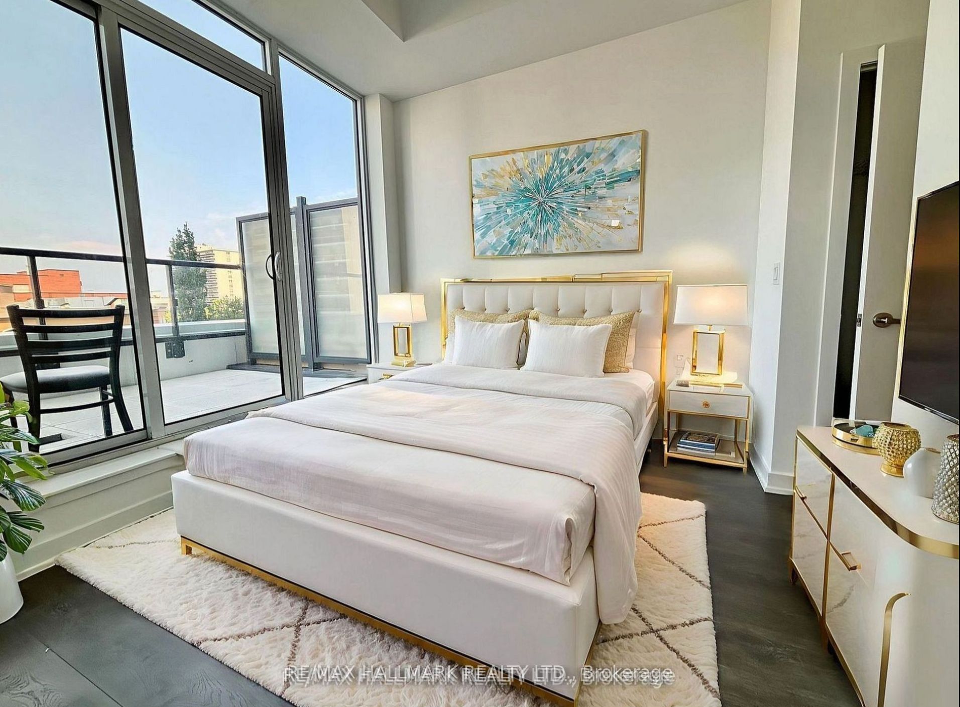 370 Martha Street 402