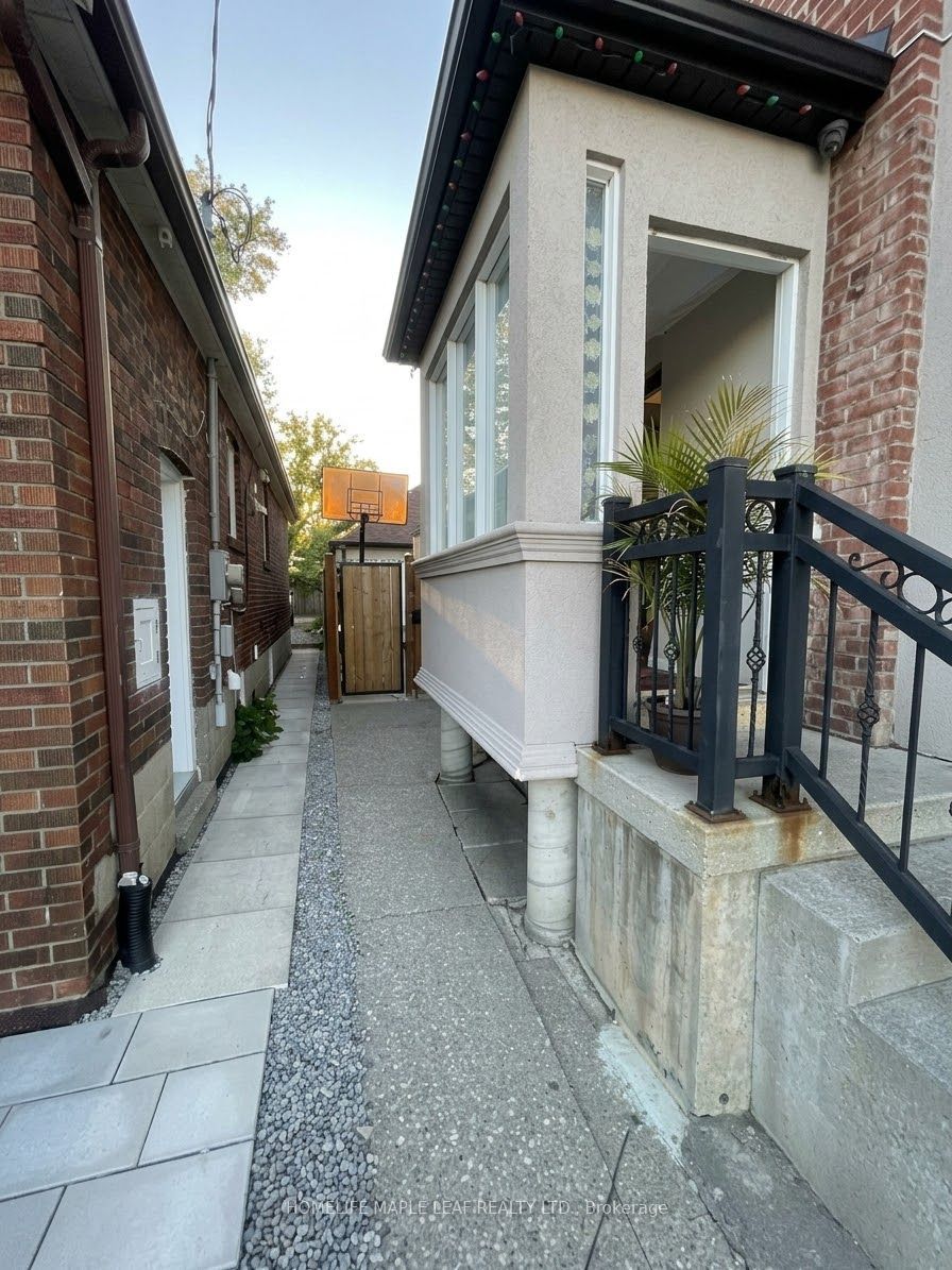600 Oakwood Avenue