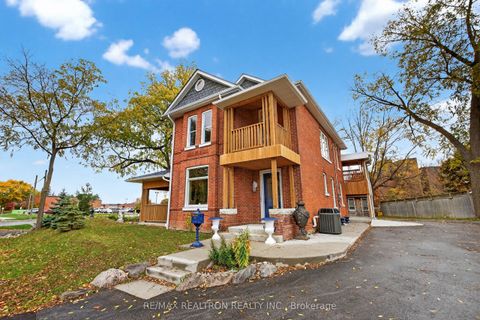 9 The Queensway N/A N Georgina ON L4P 1E2