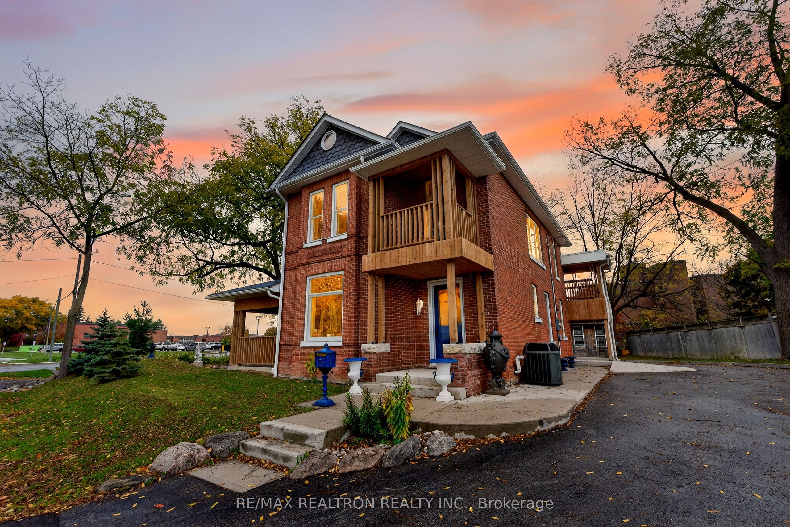 9 The Queensway N/A N