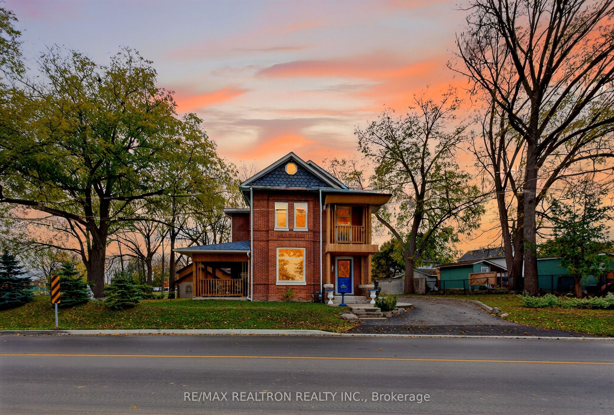 9 The Queensway N/A N