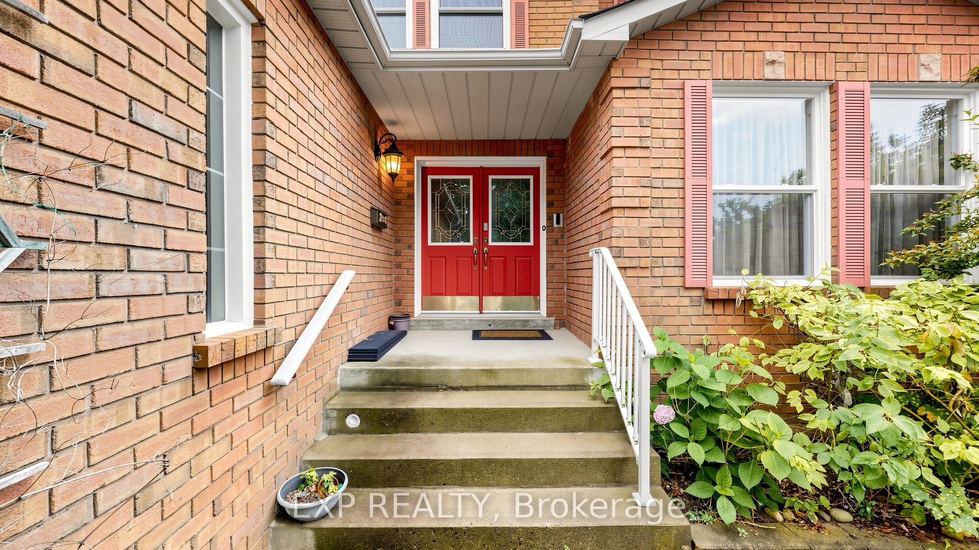 28 Hurlbut Place