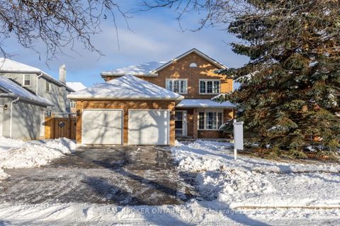 26 Falstaff Crescent Whitby ON L1R 1W3