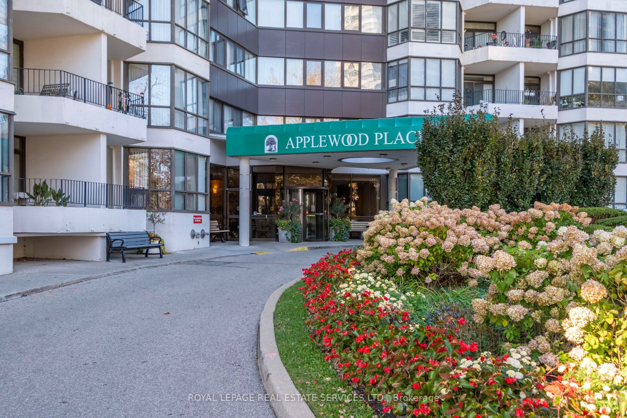 1333 Bloor Street 416