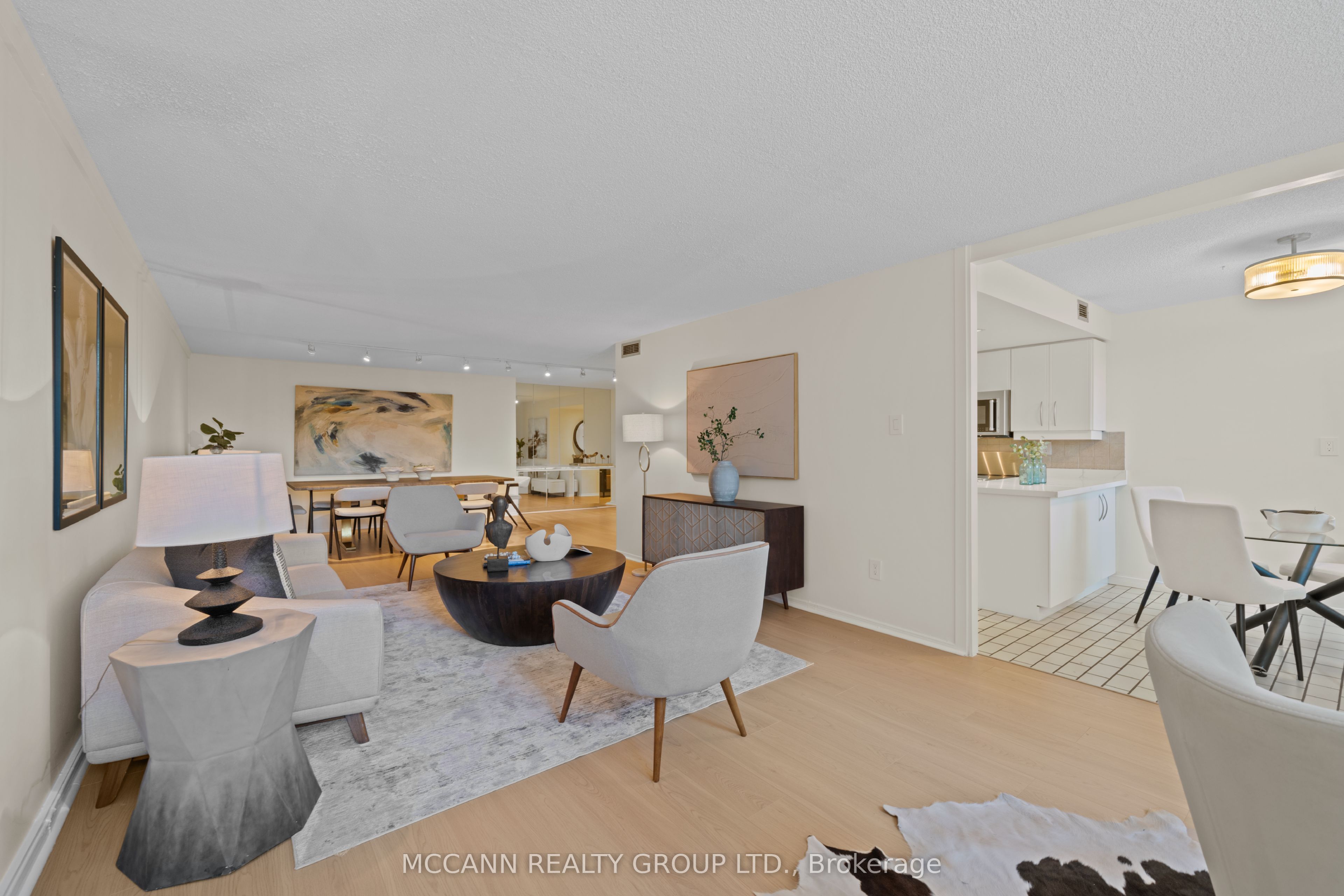 360 Bloor Street E 301