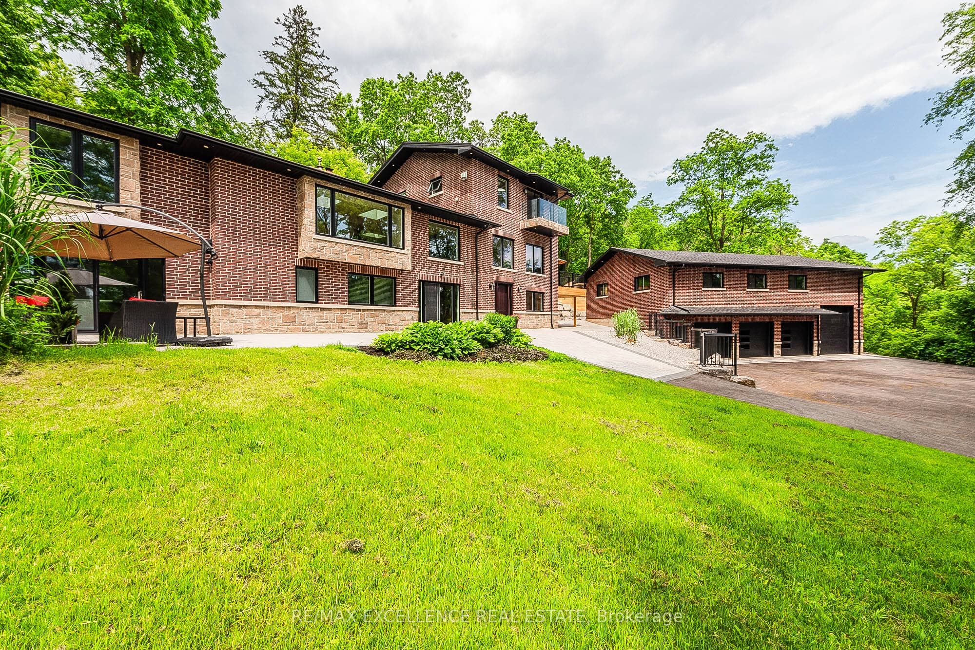 8949 Mississauga Road