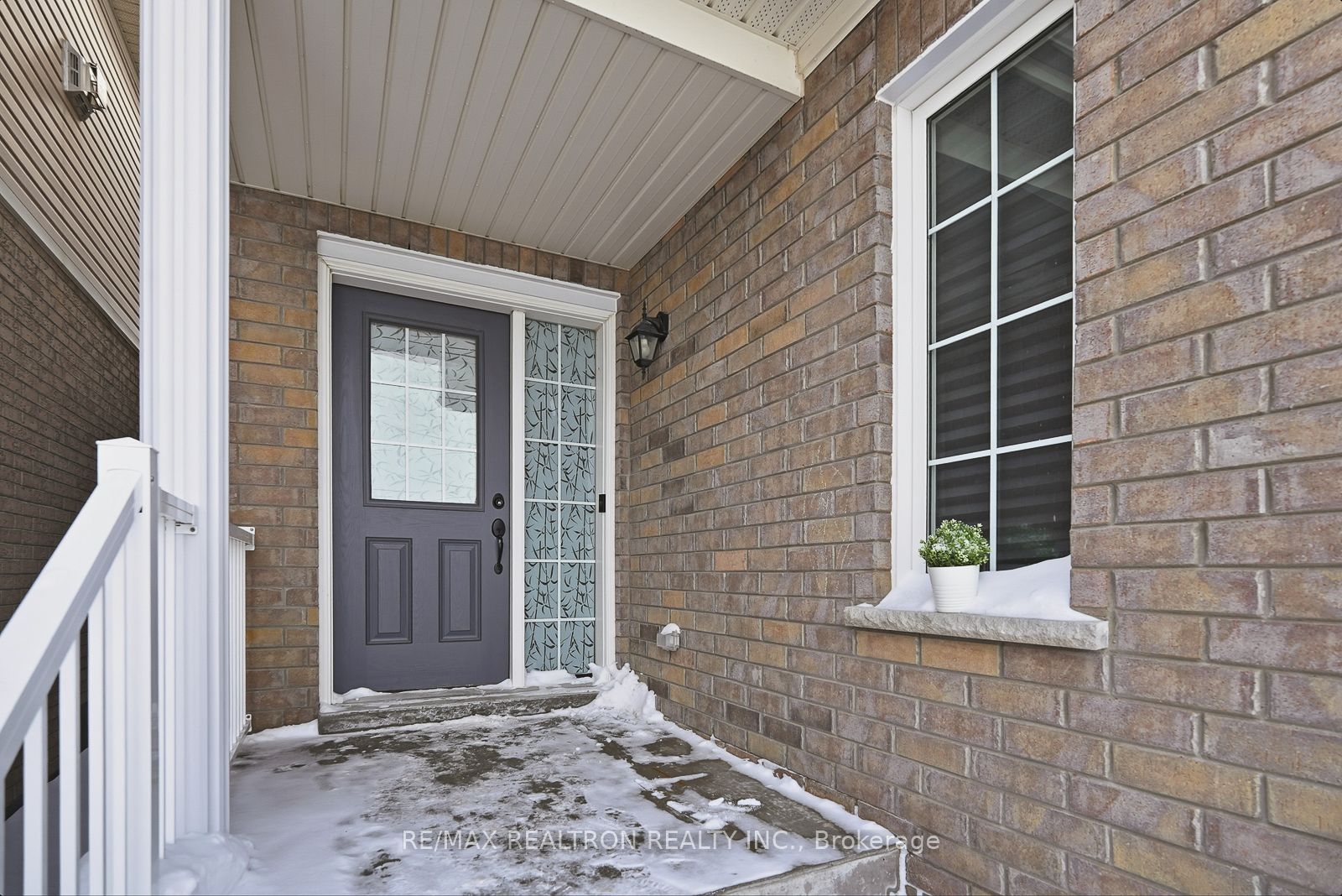 1493 Dunedin Crescent