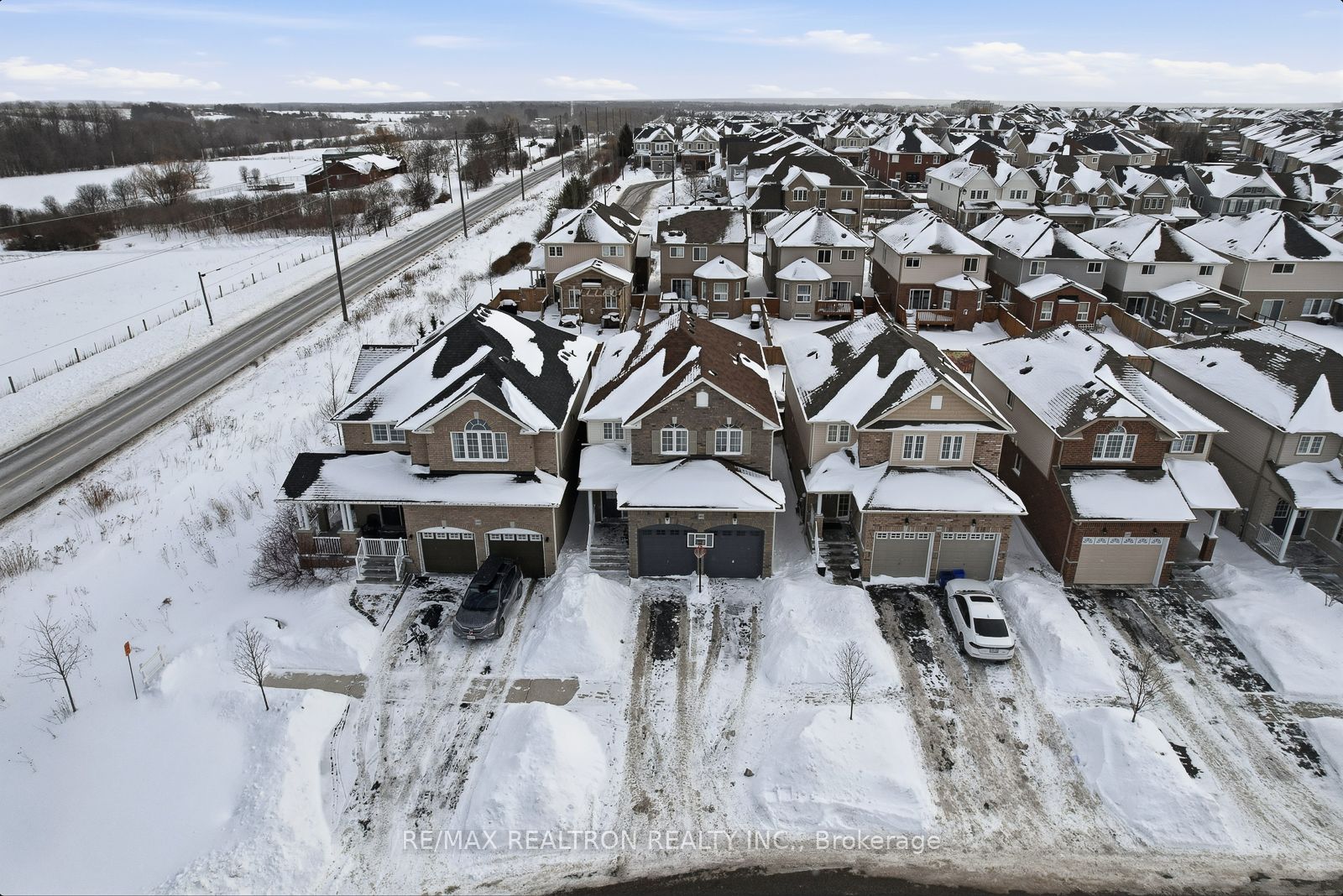 1493 Dunedin Crescent