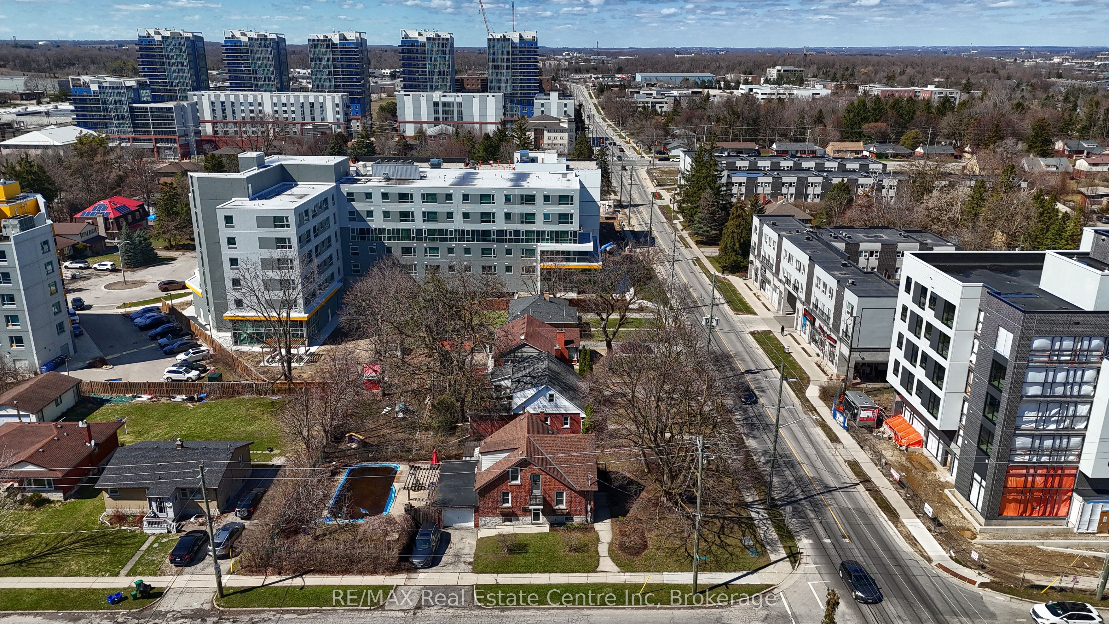 285 Albert Street W