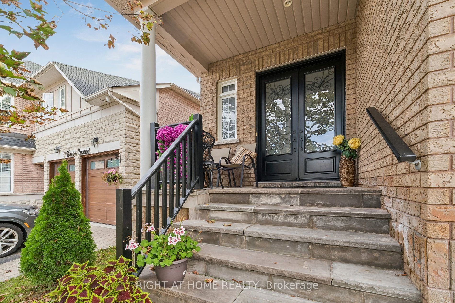 13 Weston Crescent
