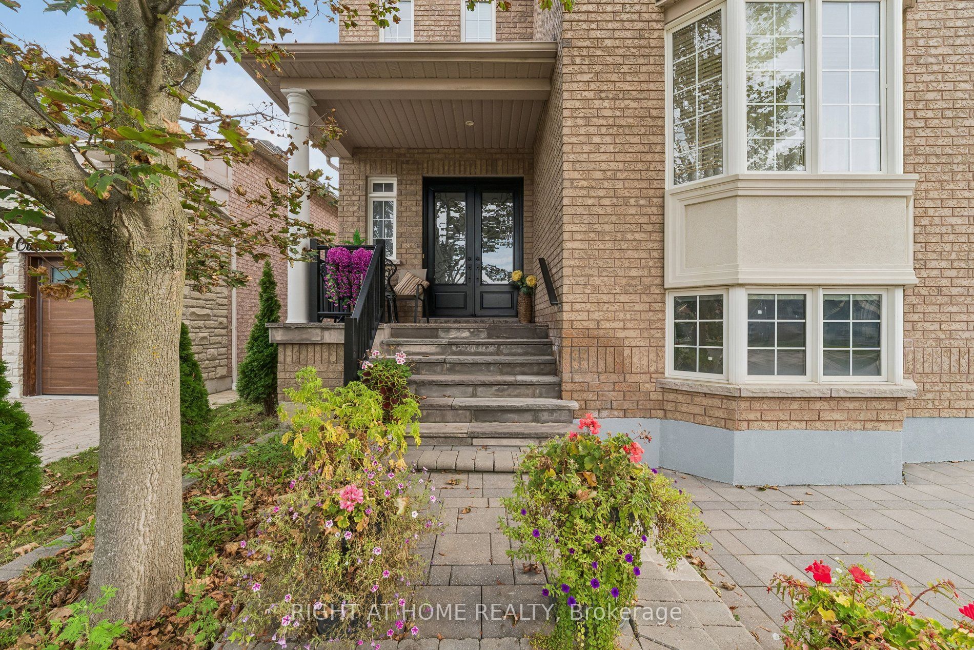 13 Weston Crescent