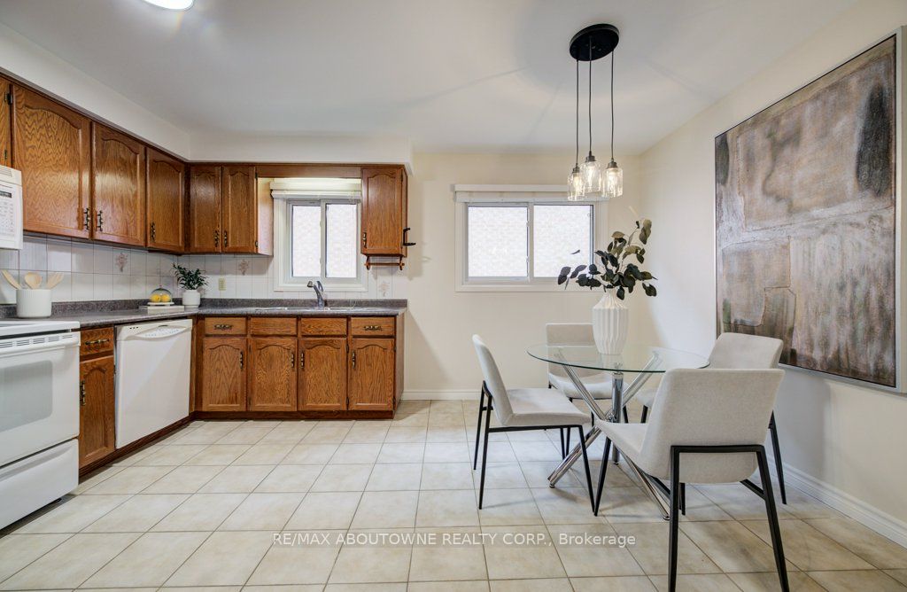 440 Parkridge Crescent